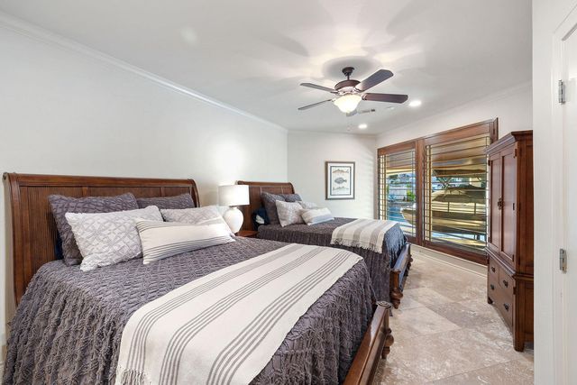 108 Wennmohs PL, Horseshoe Bay, TX 78657