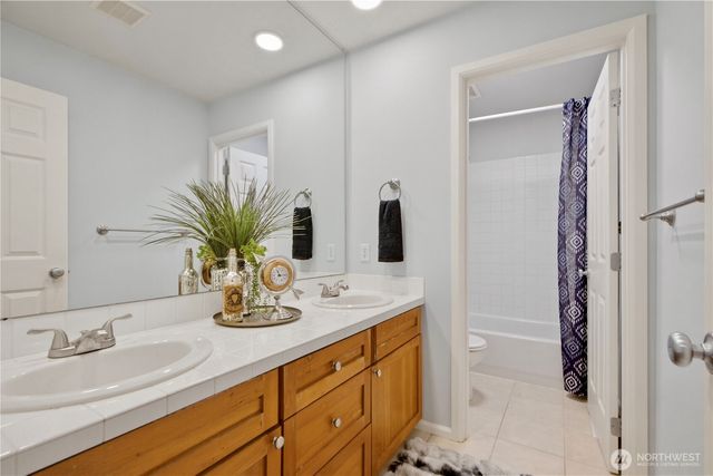 10115 NE 24th St, Bellevue, WA 98004