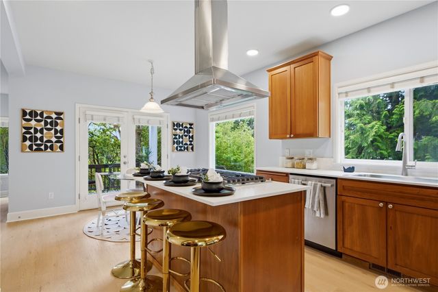 10115 NE 24th St, Bellevue, WA 98004