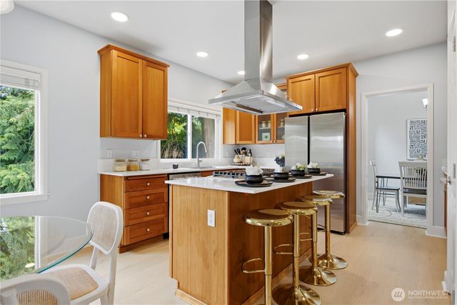 10115 NE 24th St, Bellevue, WA 98004