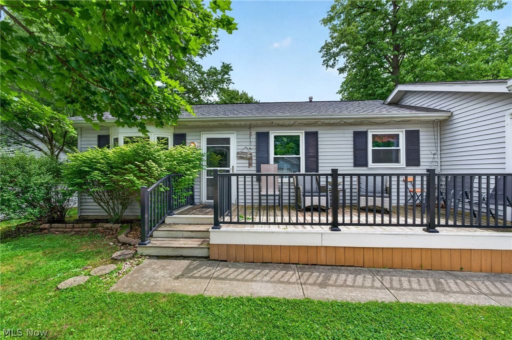 339 Horseshoe Drive, Lagrange, OH 44050