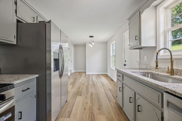 204 Phillip Dr, Springfield, TN 37172