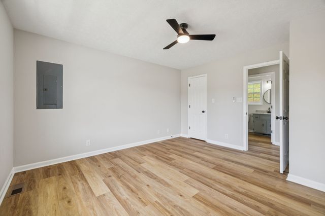 204 Phillip Dr, Springfield, TN 37172