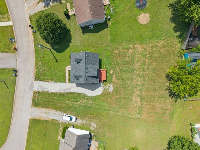 204 Phillip Dr, Springfield, TN 37172