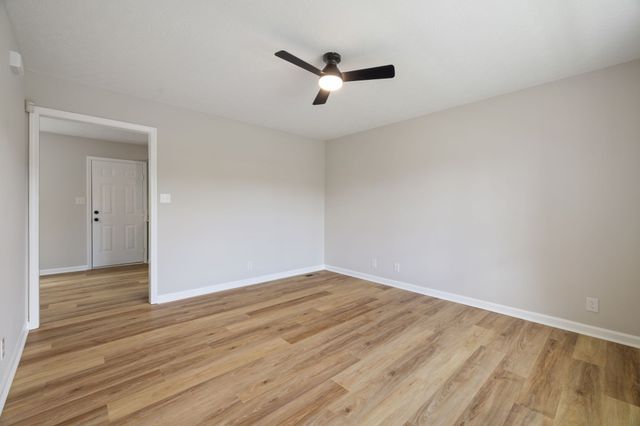 204 Phillip Dr, Springfield, TN 37172