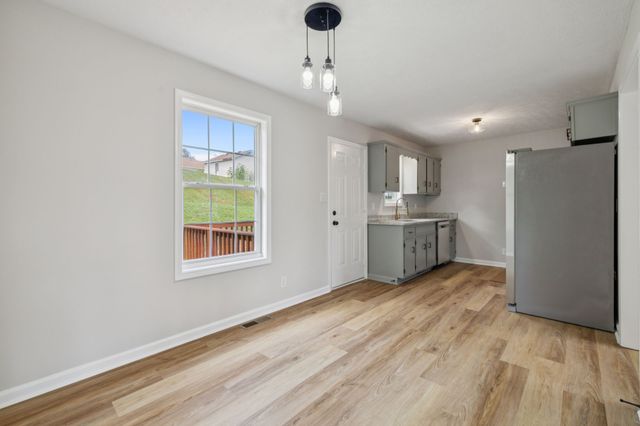 204 Phillip Dr, Springfield, TN 37172