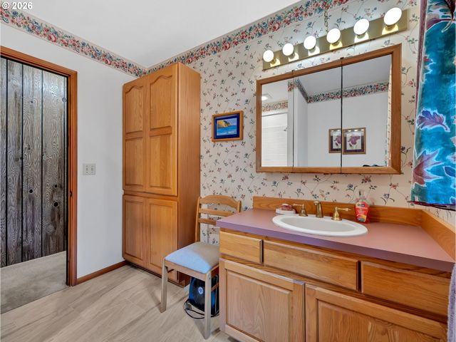 58610 E HIGHWAY 26, Sandy, OR 97055