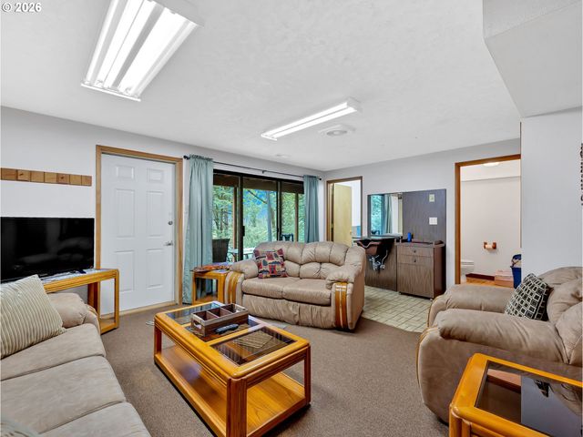 58610 E HIGHWAY 26, Sandy, OR 97055