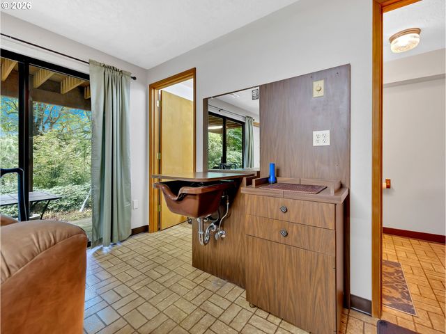 58610 E HIGHWAY 26, Sandy, OR 97055