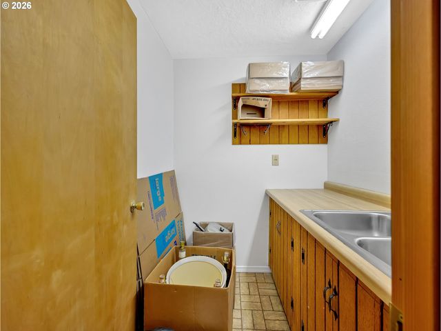 58610 E HIGHWAY 26, Sandy, OR 97055