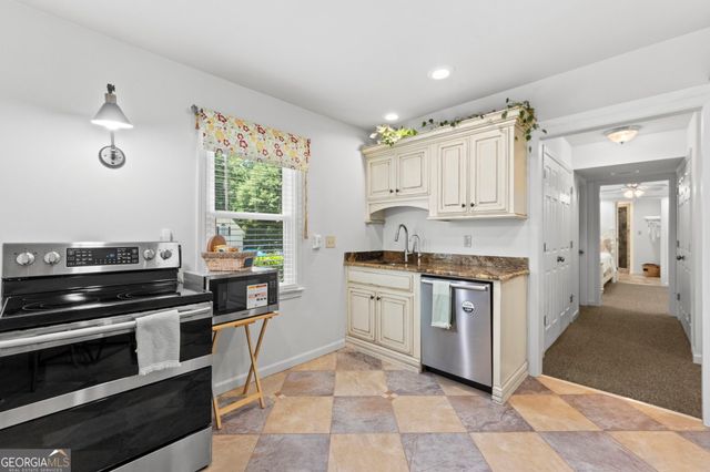 6053 Braidwood Close, Acworth, GA 30101