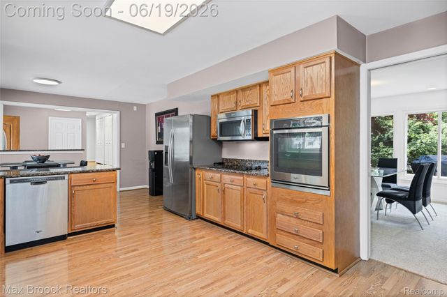 25551 KILREIGH Drive, Farmington Hills, MI 48336