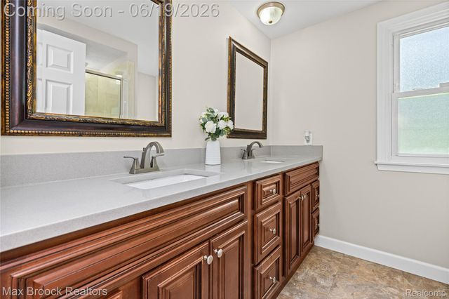 25551 KILREIGH Drive, Farmington Hills, MI 48336