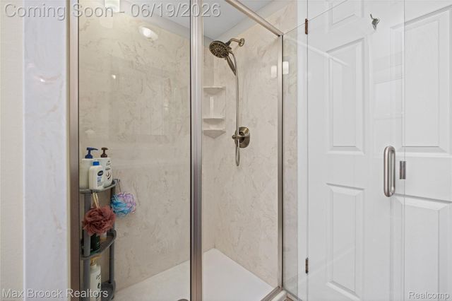 25551 KILREIGH Drive, Farmington Hills, MI 48336