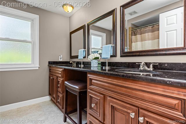 25551 KILREIGH Drive, Farmington Hills, MI 48336