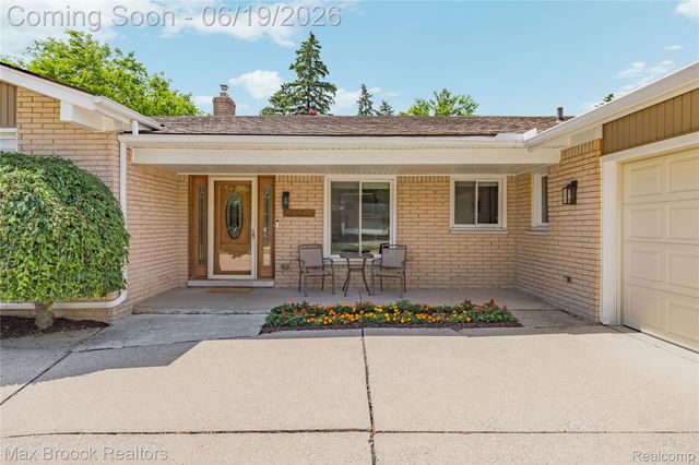 25551 KILREIGH Drive, Farmington Hills, MI 48336