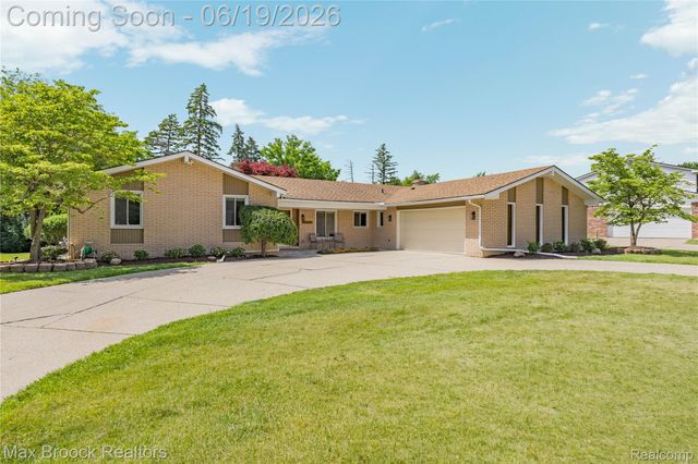 25551 KILREIGH Drive, Farmington Hills, MI 48336
