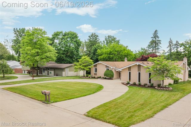 25551 KILREIGH Drive, Farmington Hills, MI 48336