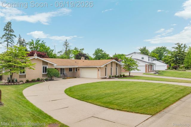 25551 KILREIGH Drive, Farmington Hills, MI 48336