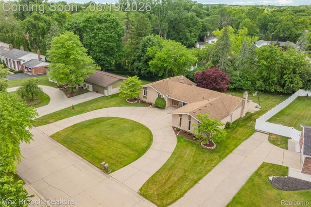 25551 KILREIGH Drive, Farmington Hills, MI 48336