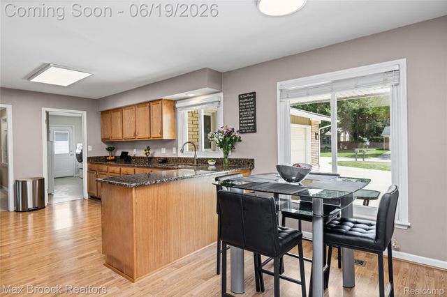 25551 KILREIGH Drive, Farmington Hills, MI 48336