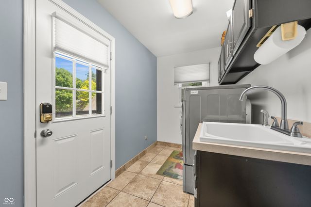 10823 Portside Court, Indianapolis, IN 46236