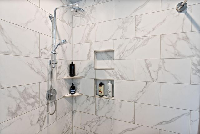 60808 SE Sawtooth Mountain Lane, Bend, OR 97702