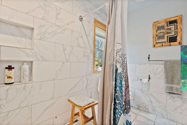 60808 SE Sawtooth Mountain Lane, Bend, OR 97702