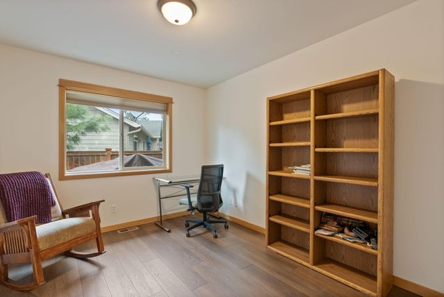 60808 SE Sawtooth Mountain Lane, Bend, OR 97702