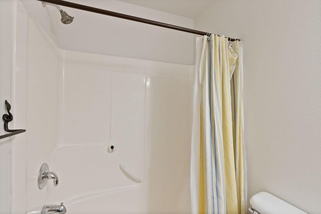 60808 SE Sawtooth Mountain Lane, Bend, OR 97702