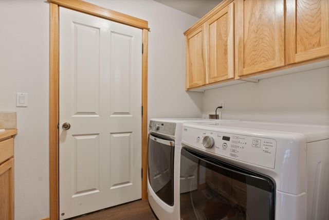 60808 SE Sawtooth Mountain Lane, Bend, OR 97702