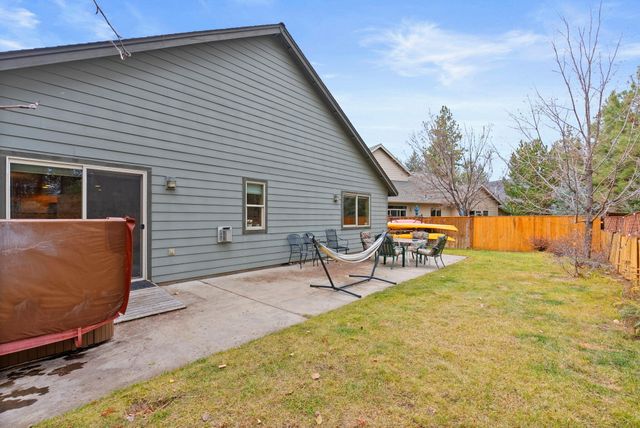 60808 SE Sawtooth Mountain Lane, Bend, OR 97702