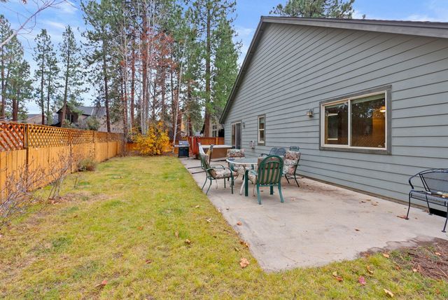 60808 SE Sawtooth Mountain Lane, Bend, OR 97702