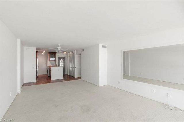 2121 Gulf Shore BLVD N 203, Naples, FL 34102