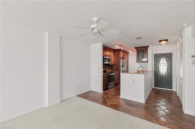 2121 Gulf Shore BLVD N 203, Naples, FL 34102