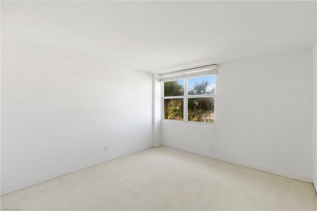 2121 Gulf Shore BLVD N 203, Naples, FL 34102