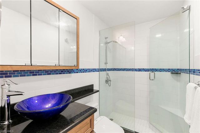 2121 Gulf Shore BLVD N 203, Naples, FL 34102