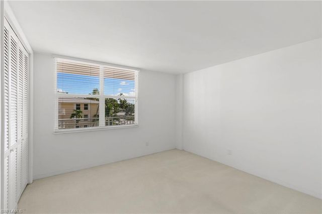 2121 Gulf Shore BLVD N 203, Naples, FL 34102