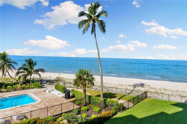 2121 Gulf Shore BLVD N 203, Naples, FL 34102