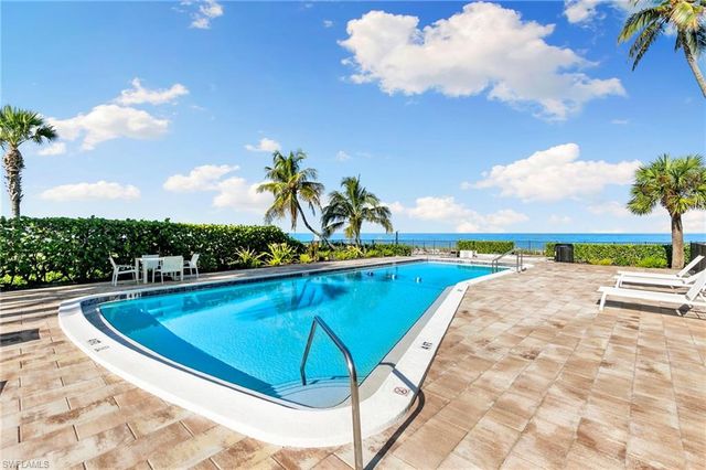 2121 Gulf Shore BLVD N 203, Naples, FL 34102