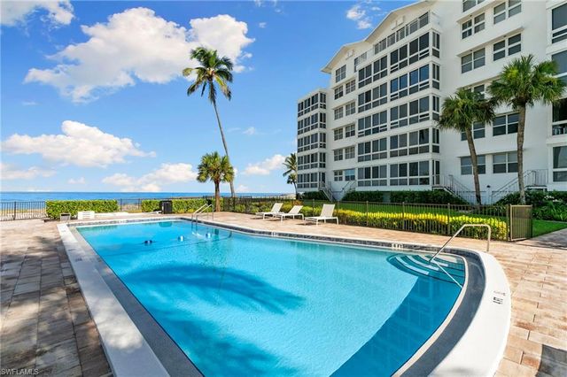 2121 Gulf Shore BLVD N 203, Naples, FL 34102