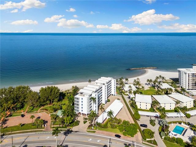 2121 Gulf Shore BLVD N 203, Naples, FL 34102