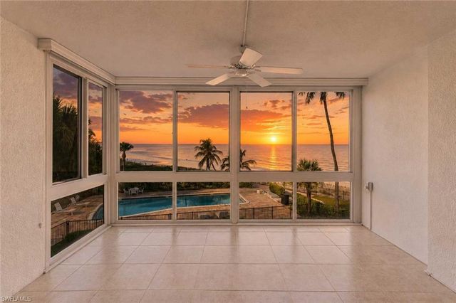 2121 Gulf Shore BLVD N 203, Naples, FL 34102
