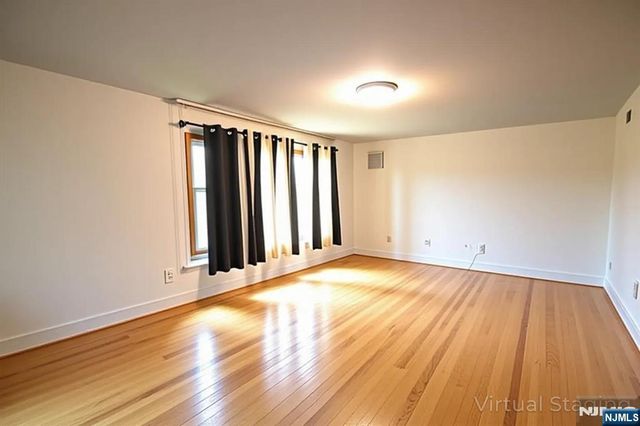 60 Scoles Avenue, Clifton, NJ 07012