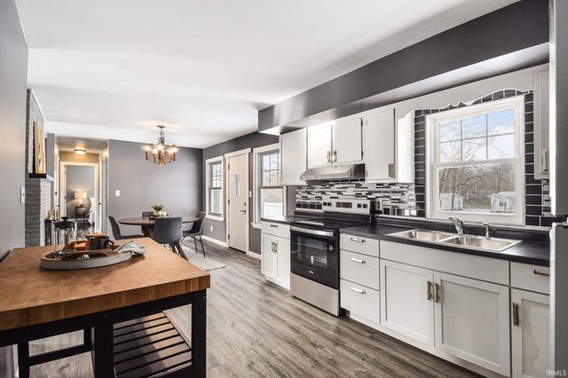 416 W Cherry Tree Drive, Warsaw, IN 46582