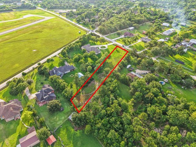 906 E Archer Road, Baytown, TX 77521