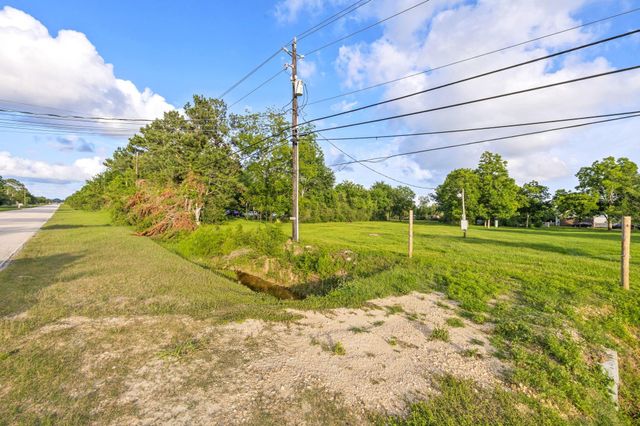 906 E Archer Road, Baytown, TX 77521