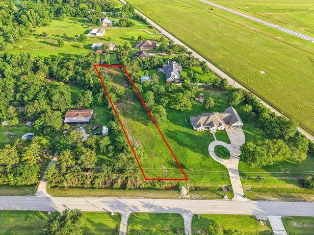 906 E Archer Road, Baytown, TX 77521