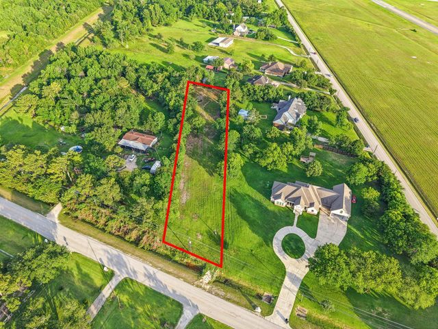 906 E Archer Road, Baytown, TX 77521