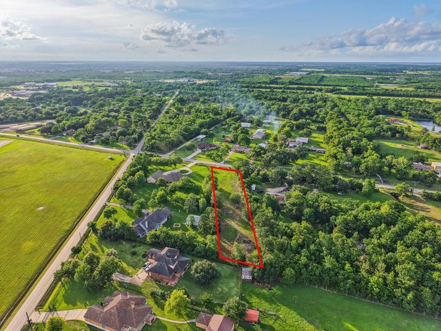 906 E Archer Road, Baytown, TX 77521